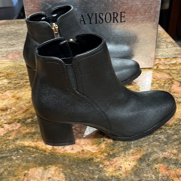 Women’s black chunky square gold zipper black slip on boots chunky square heal - Picture 5 of 10